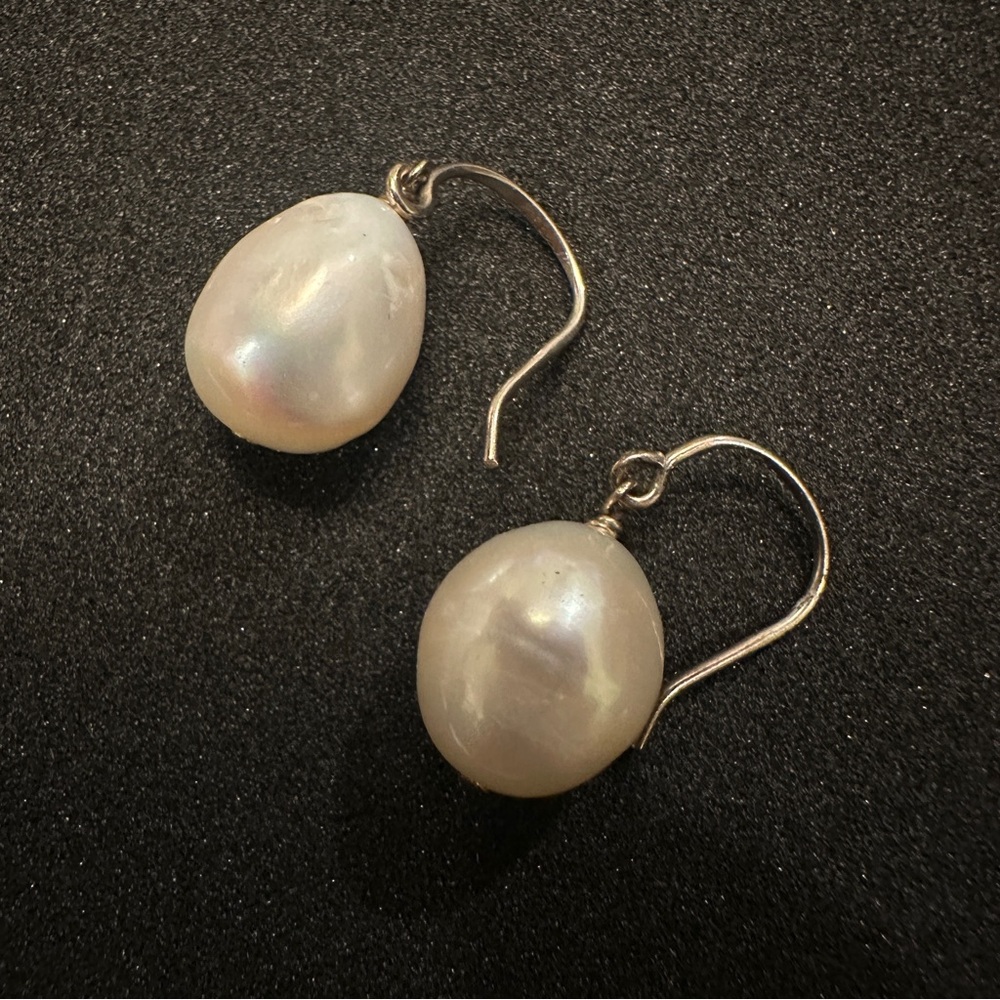 Handmade Silver Dangling Baroque Freshwater 11mm White Pearl Drop Earrings